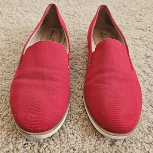 *3/$15* AVELLA TRUE Comfort Red Flat Shoes Size 9M